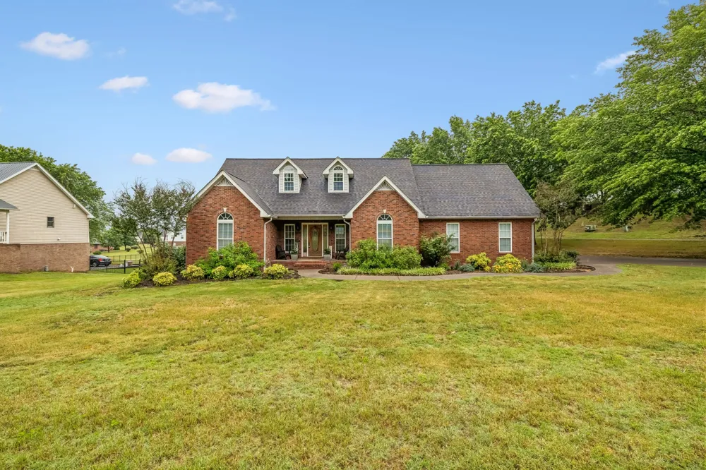 6 County House Cir Carthage, TN 37030