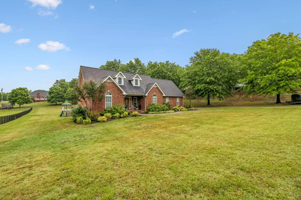 6 County House Cir Carthage, TN 37030