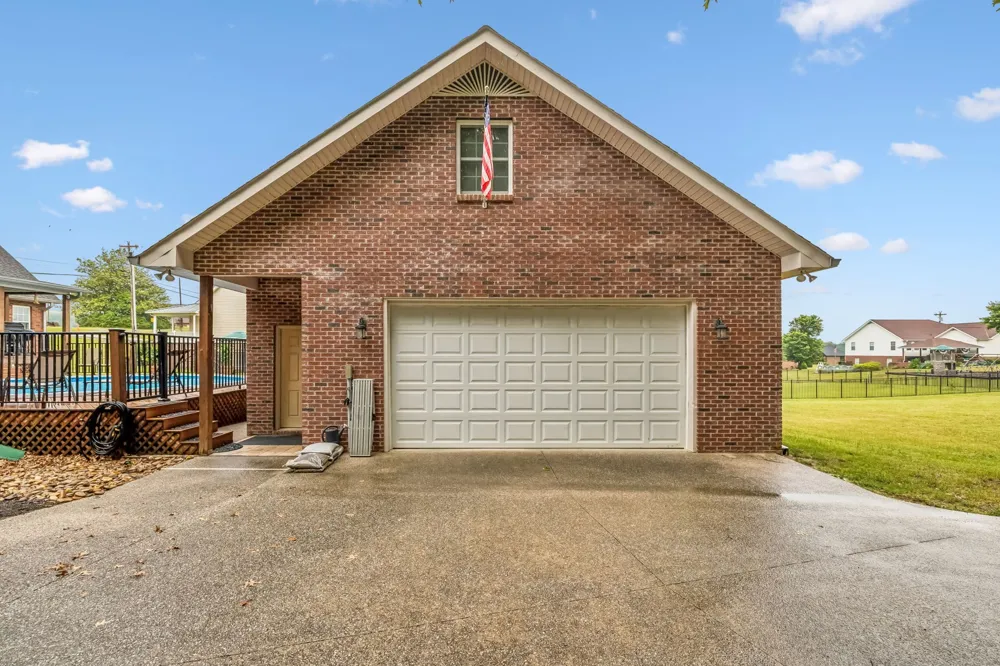 6 County House Cir Carthage, TN 37030
