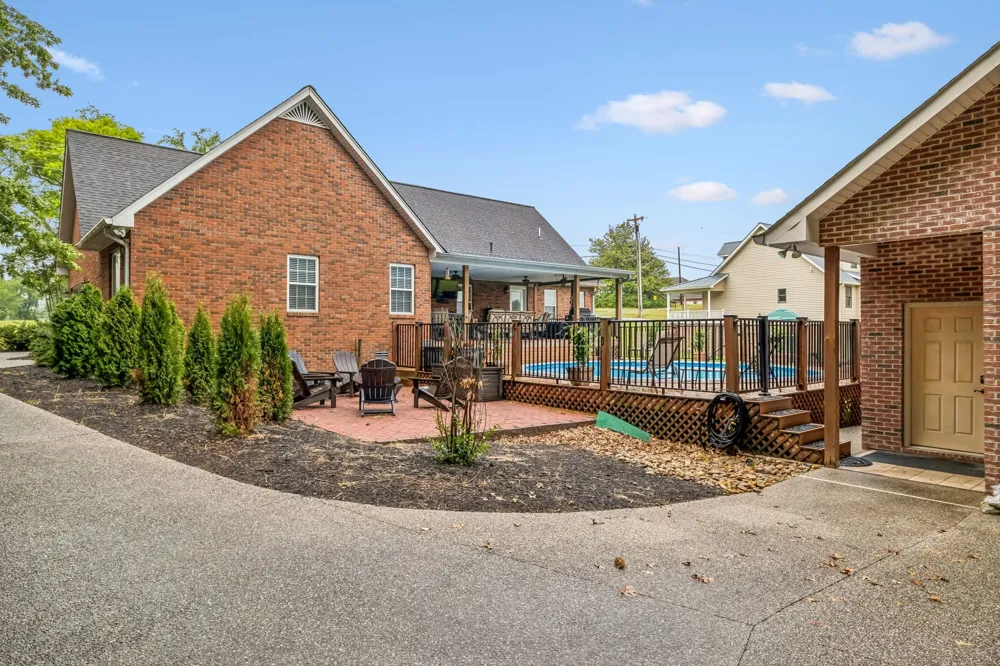 6 County House Cir Carthage, TN 37030