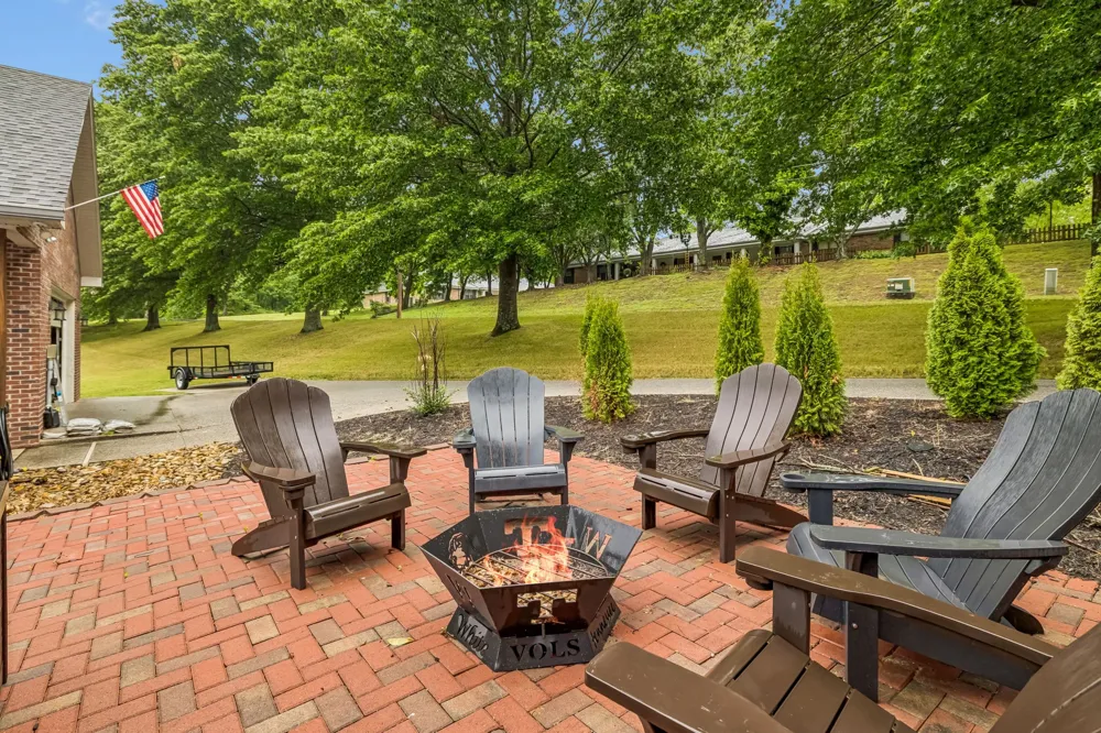 6 County House Cir Carthage, TN 37030