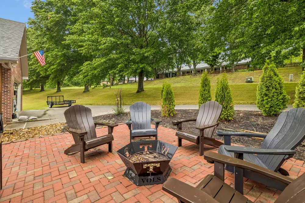 6 County House Cir Carthage, TN 37030
