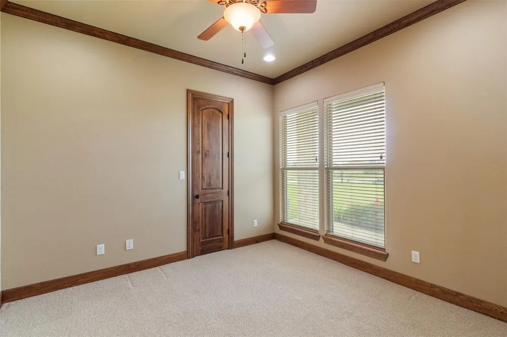 10040 Henley Cove Iola, TX 77861