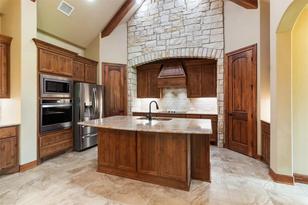 10040 Henley Cove Iola, TX 77861