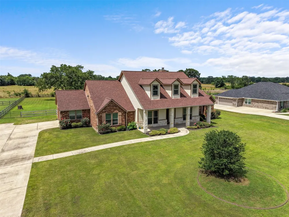 10040 Henley Cove Iola, TX 77861