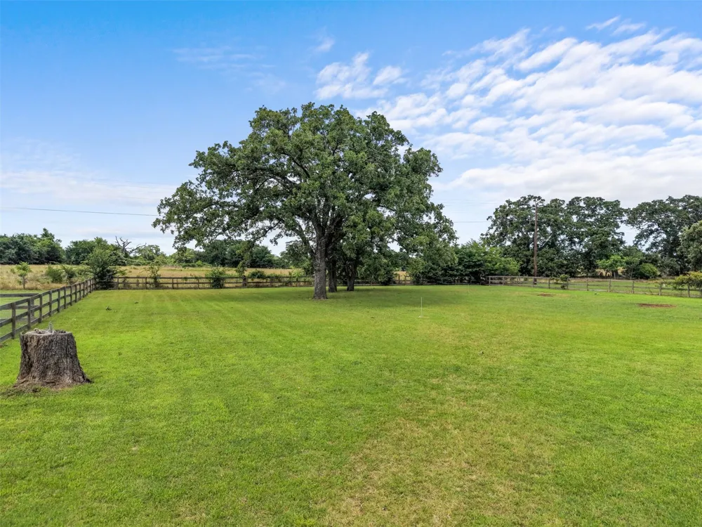 10040 Henley Cove Iola, TX 77861