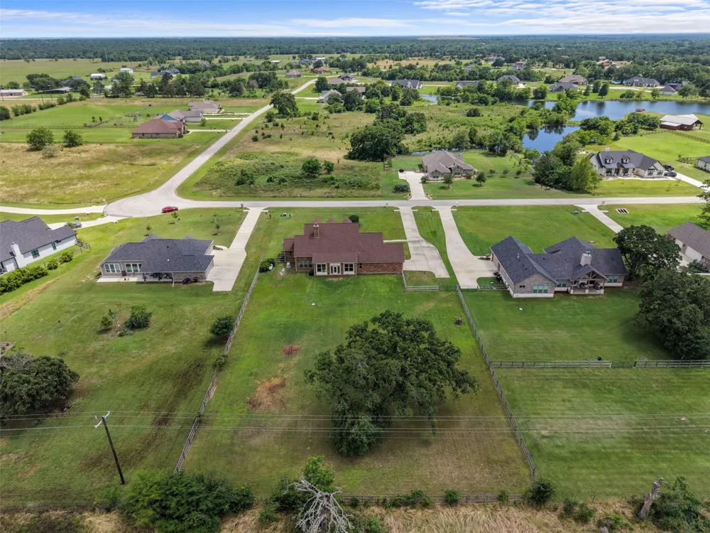 10040 Henley Cove Iola, TX 77861