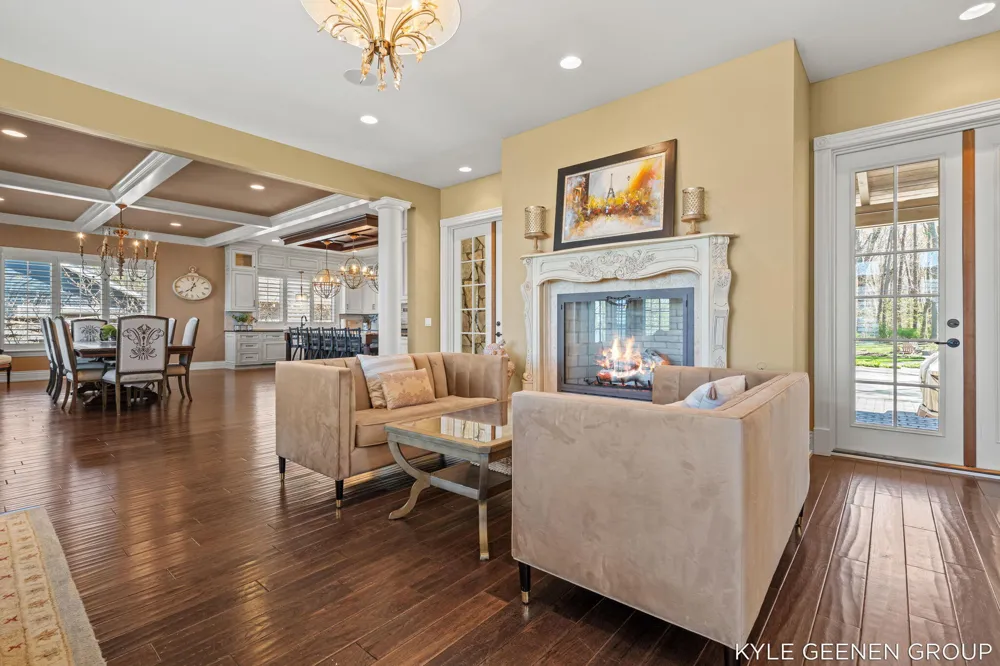 2817 Lakeshore Drive Fennville, MI 49408