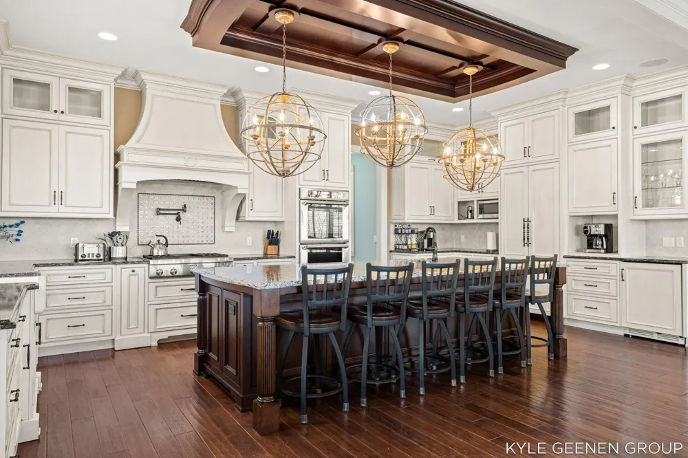2817 Lakeshore Drive Fennville, MI 49408