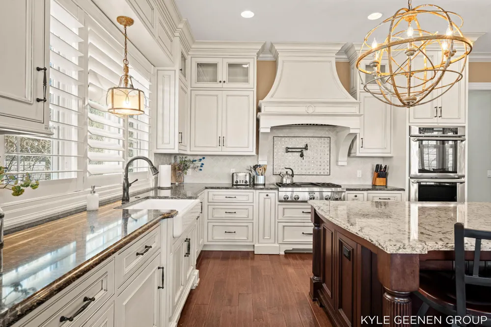 2817 Lakeshore Drive Fennville, MI 49408
