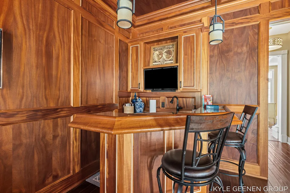 2817 Lakeshore Drive Fennville, MI 49408