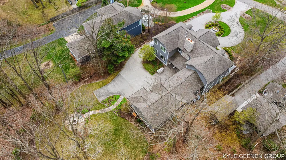 2817 Lakeshore Drive Fennville, MI 49408