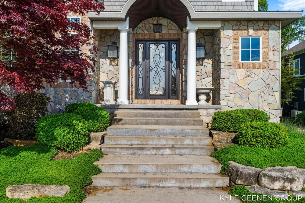 2817 Lakeshore Drive Fennville, MI 49408