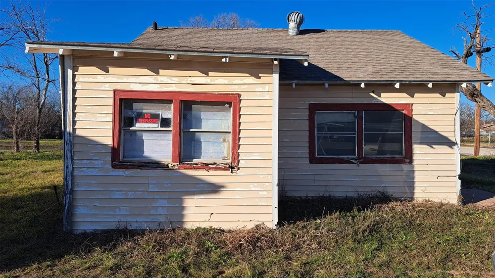 804 S Neches Street Coleman, TX 76834