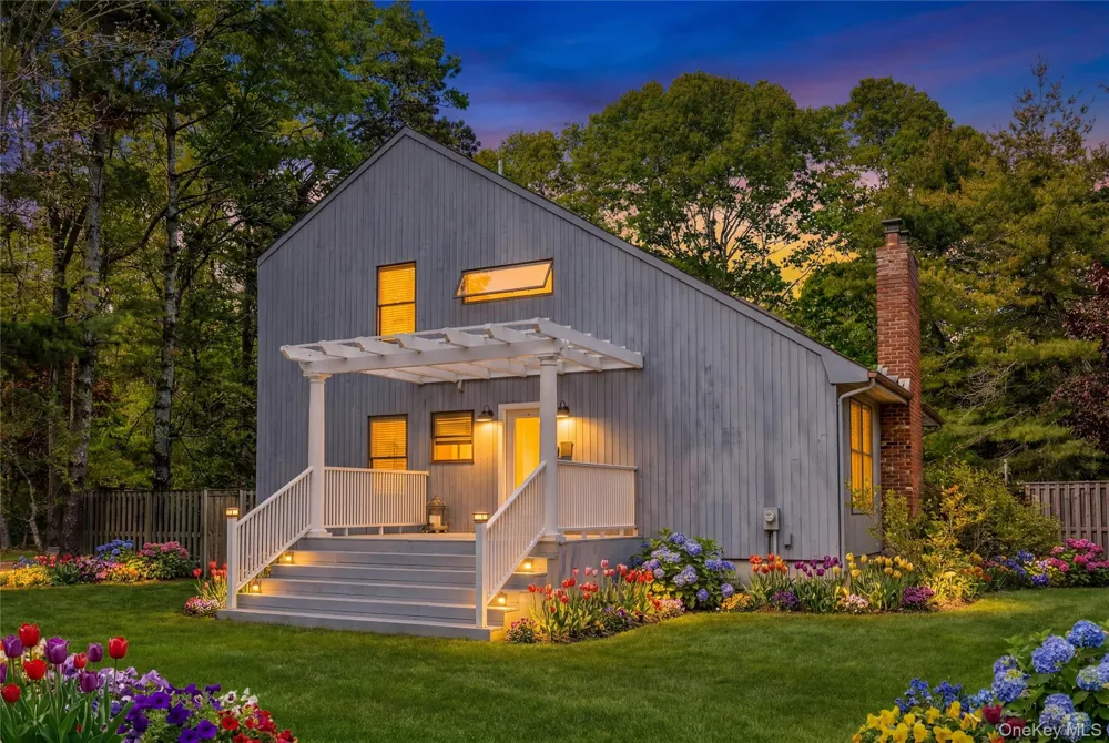37 Blue Jay Way East Hampton, NY 11937