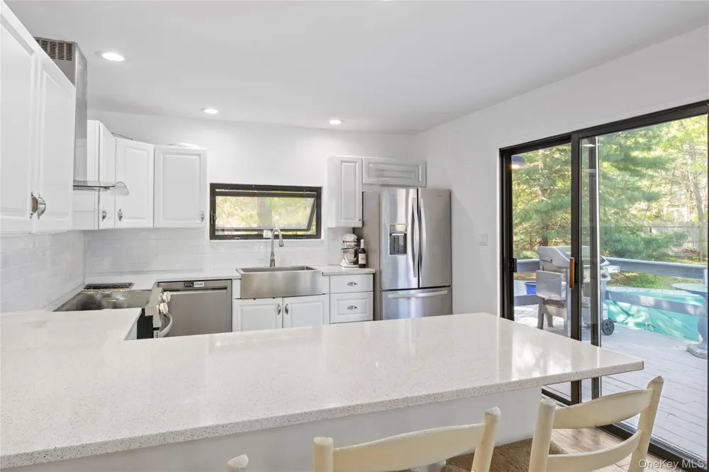 37 Blue Jay Way East Hampton, NY 11937
