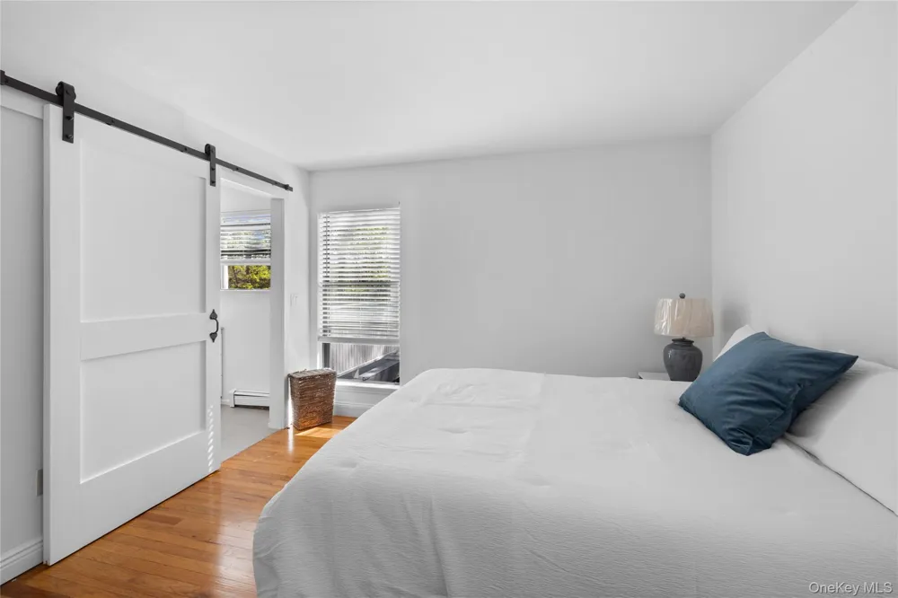 37 Blue Jay Way East Hampton, NY 11937