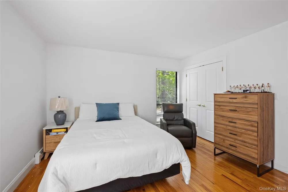 37 Blue Jay Way East Hampton, NY 11937
