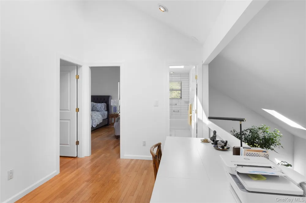 37 Blue Jay Way East Hampton, NY 11937