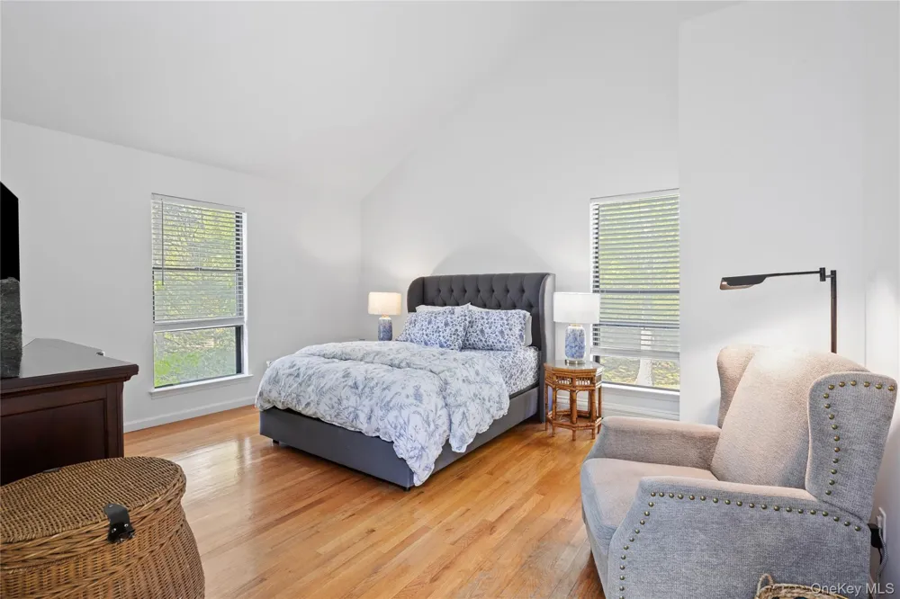37 Blue Jay Way East Hampton, NY 11937