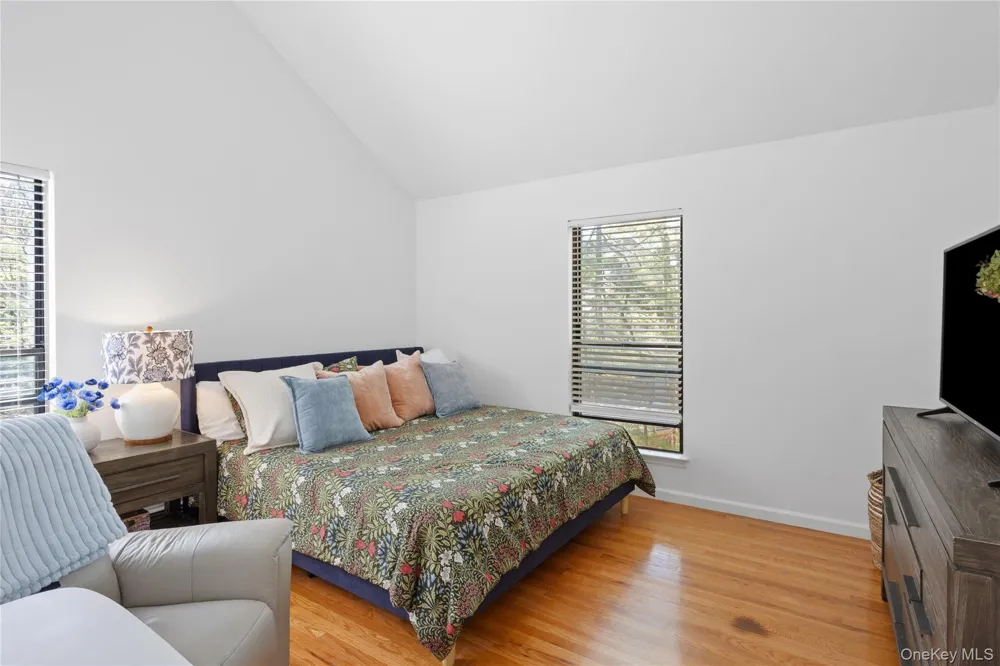 37 Blue Jay Way East Hampton, NY 11937