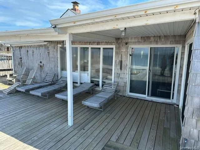 71 Bayview Walk Cherry Grove, NY 11782