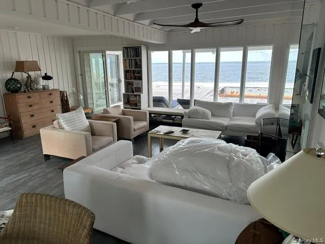 71 Bayview Walk Cherry Grove, NY 11782