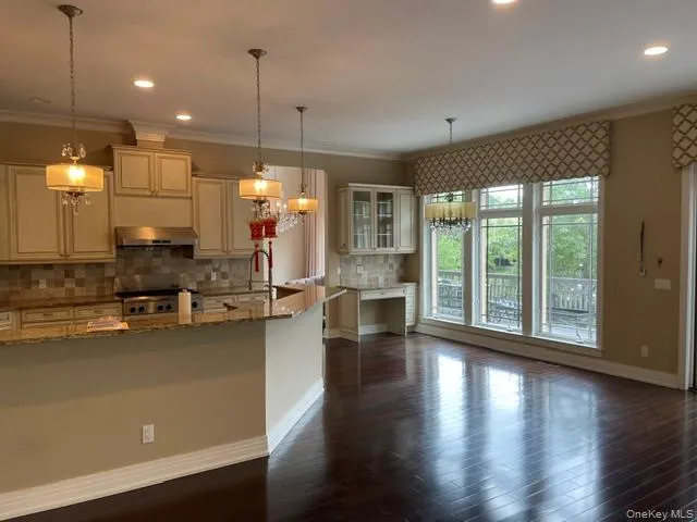 46 Holiday Pond Road Jericho, NY 11753