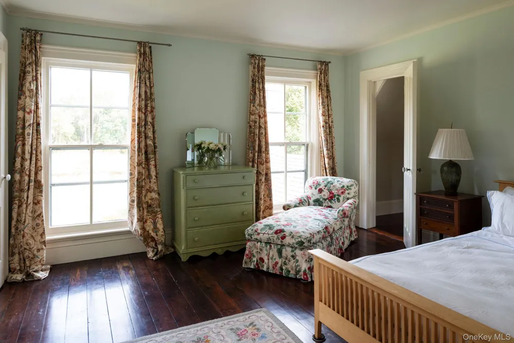 565 Route 308 Rhinebeck, NY 12572