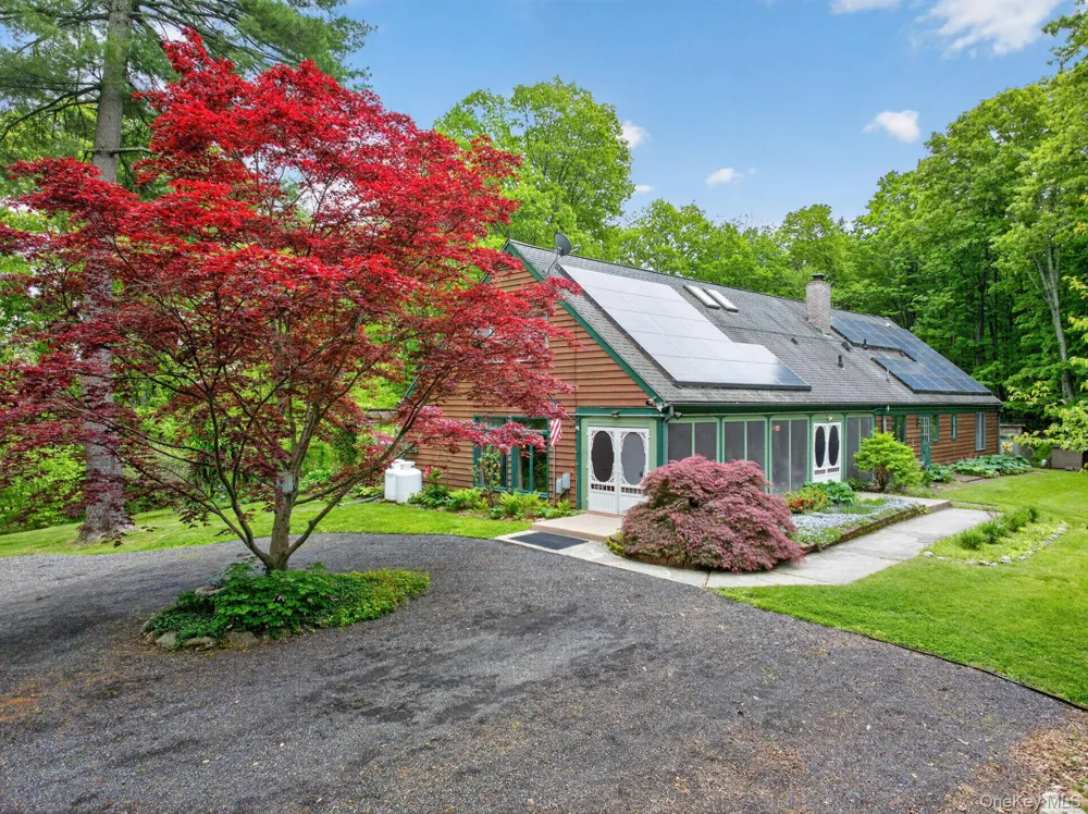 101 Tuytenbridge Road Lake Katrine, NY 12449