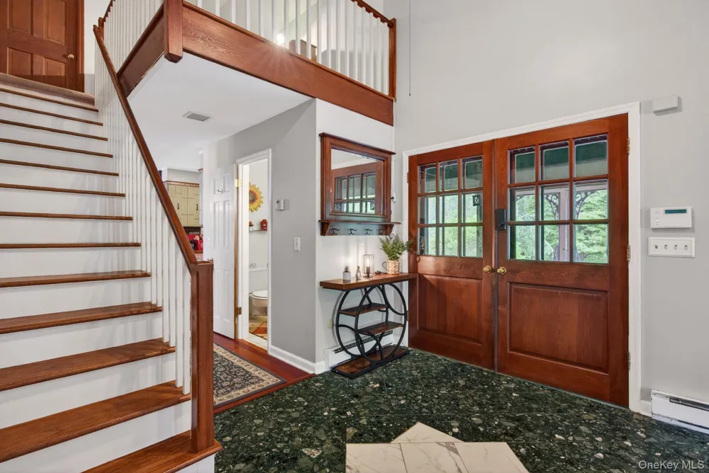 101 Tuytenbridge Road Lake Katrine, NY 12449