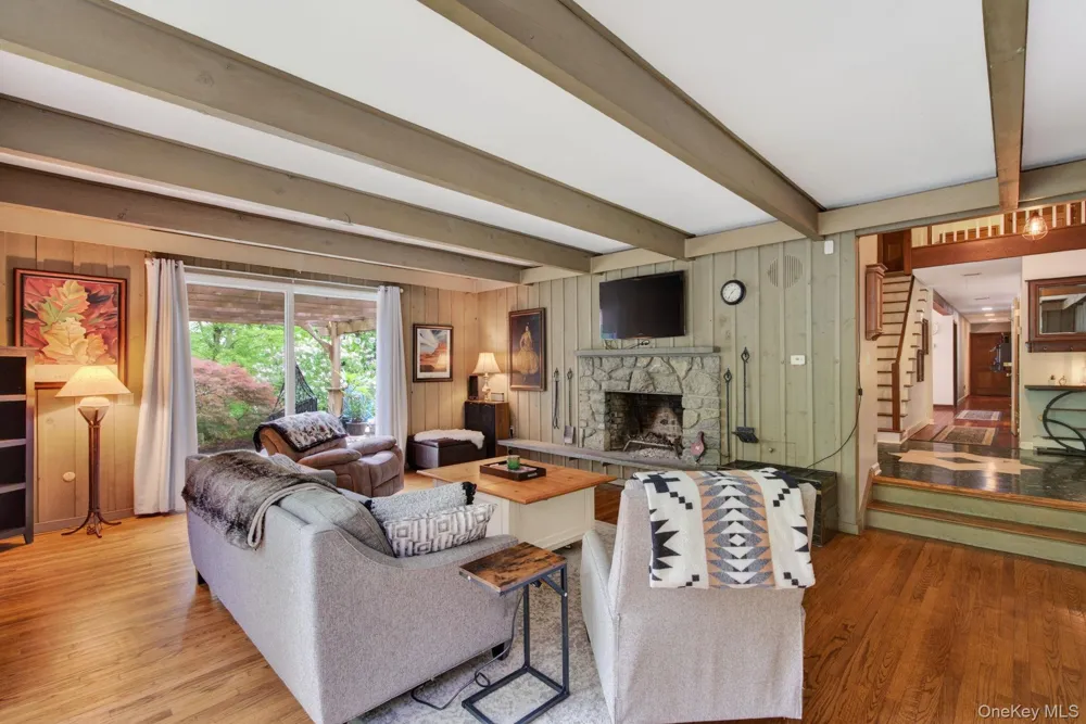 101 Tuytenbridge Road Lake Katrine, NY 12449