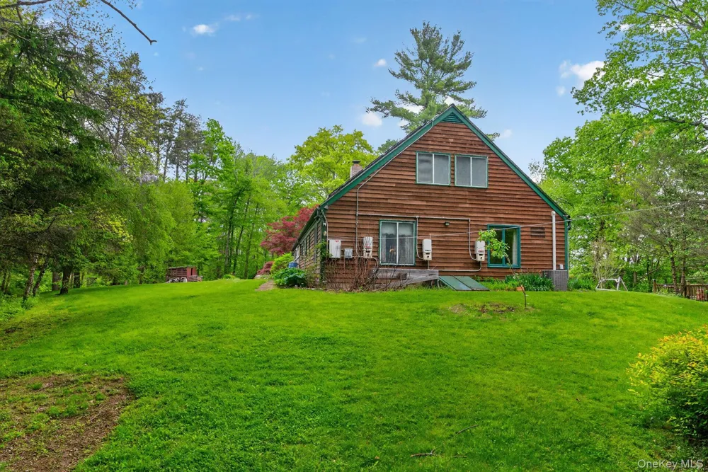 101 Tuytenbridge Road Lake Katrine, NY 12449