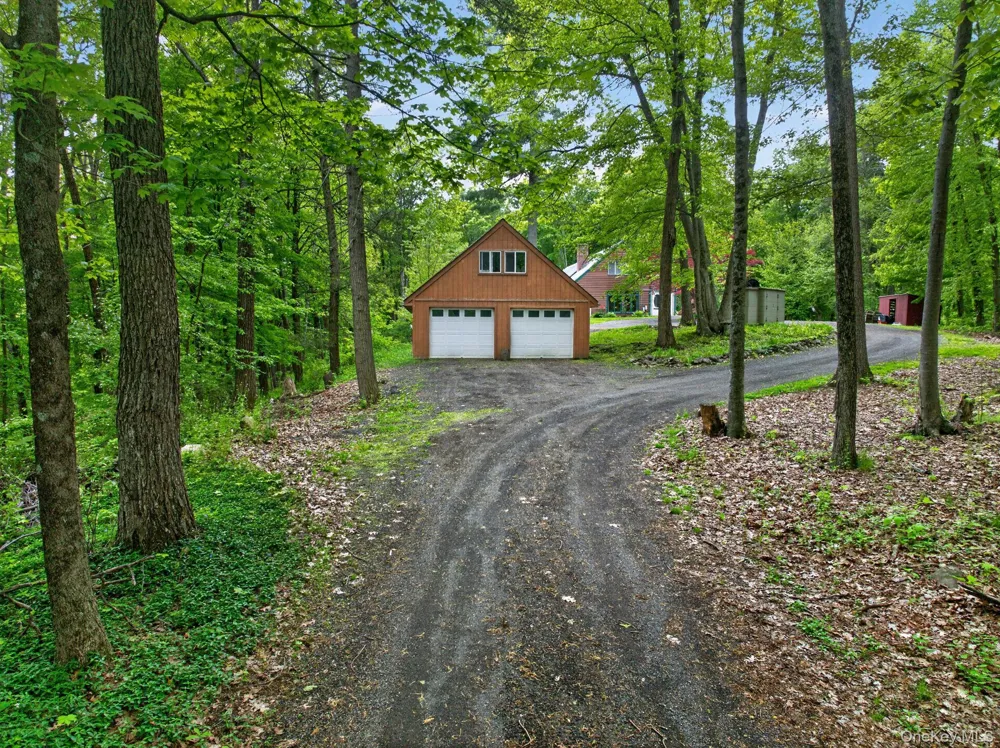 101 Tuytenbridge Road Lake Katrine, NY 12449
