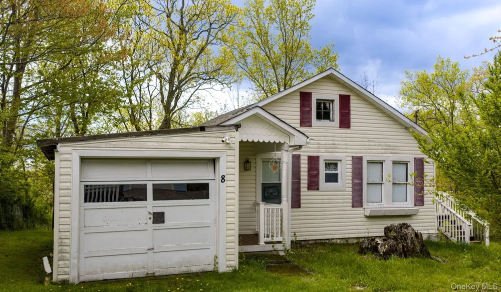 8 Chestnut Street W Wurtsboro, NY 12790