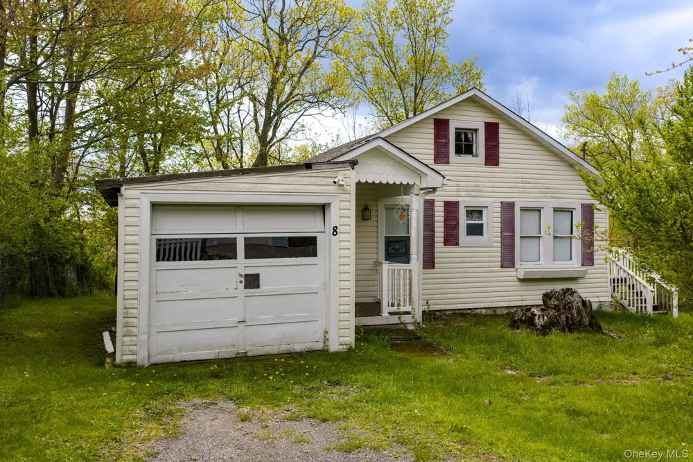 8 Chestnut Street W Wurtsboro, NY 12790