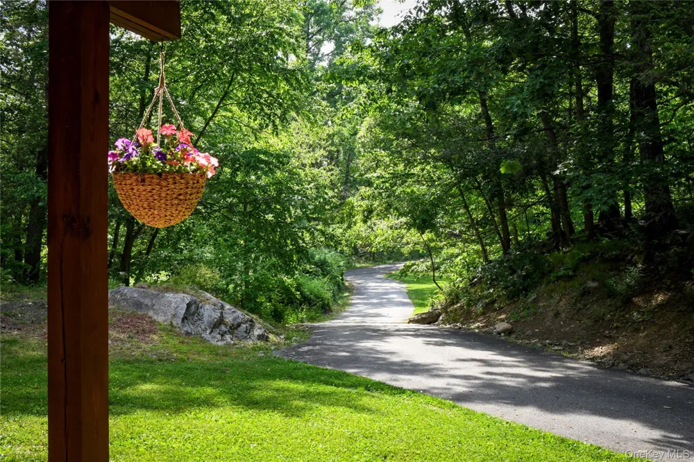 82 Indian Lake Road Putnam Valley, NY 10579