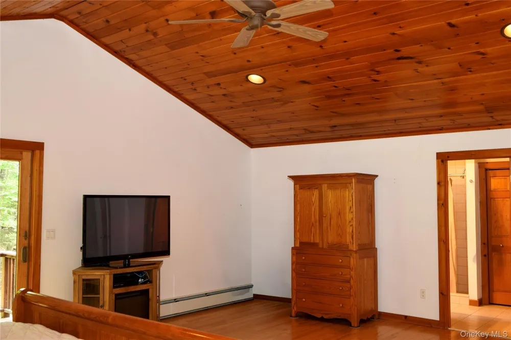 82 Indian Lake Road Putnam Valley, NY 10579