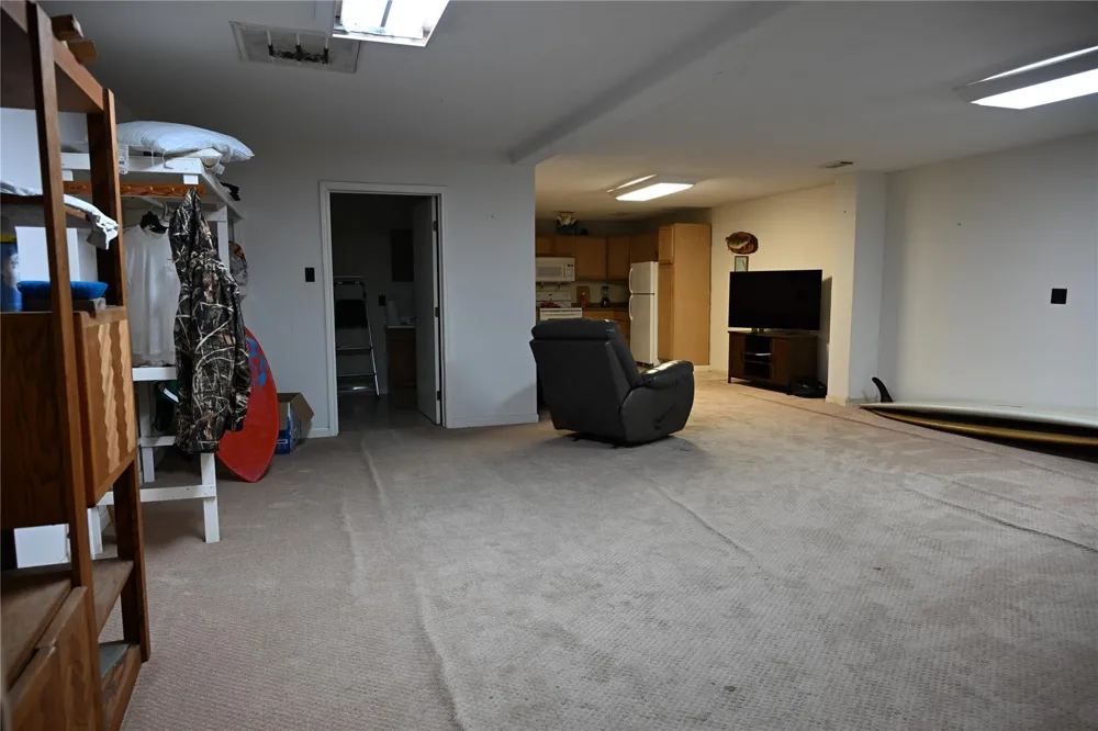 224 E Main Street Clute, TX 77531