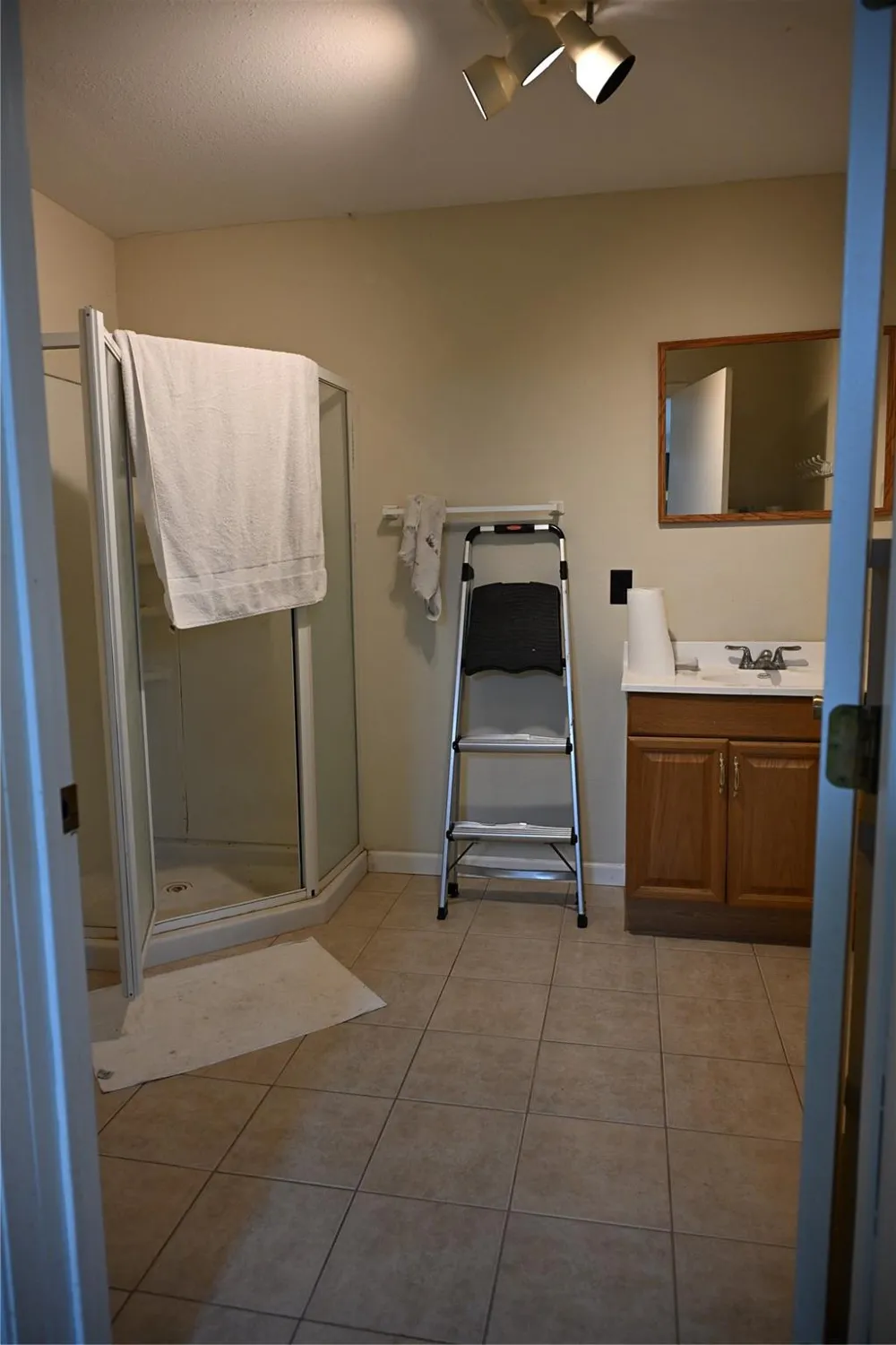 224 E Main Street Clute, TX 77531