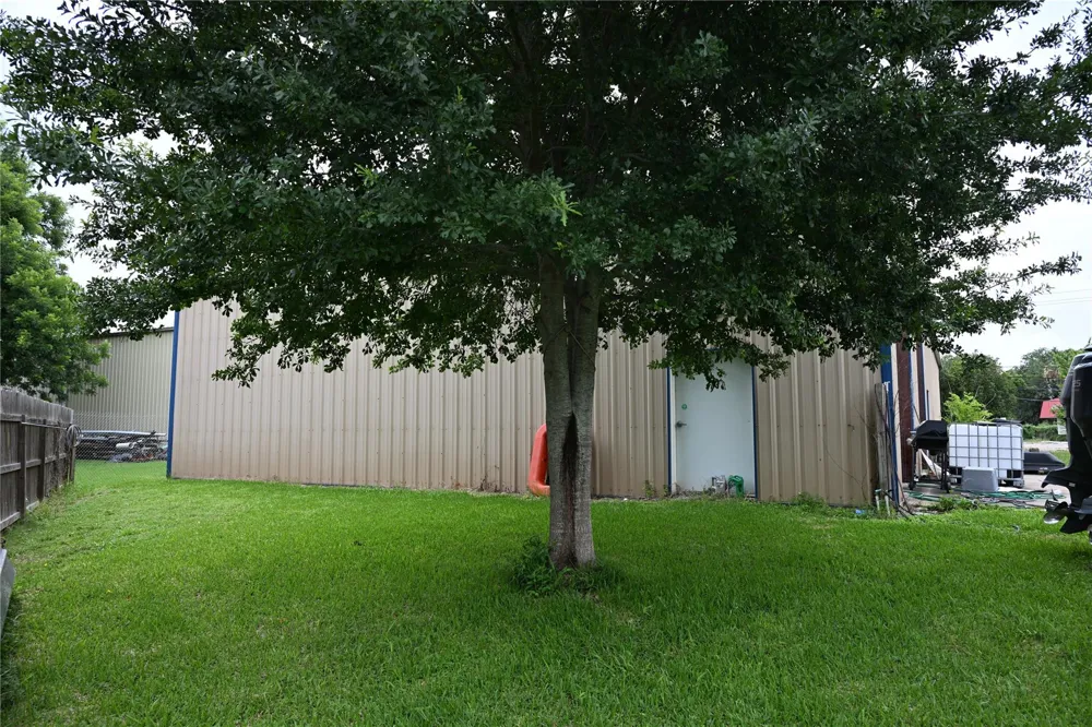 224 E Main Street Clute, TX 77531