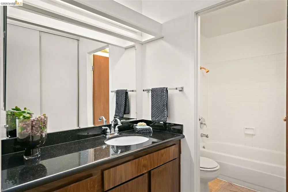 555 Pierce St #422 Albany, CA 94706