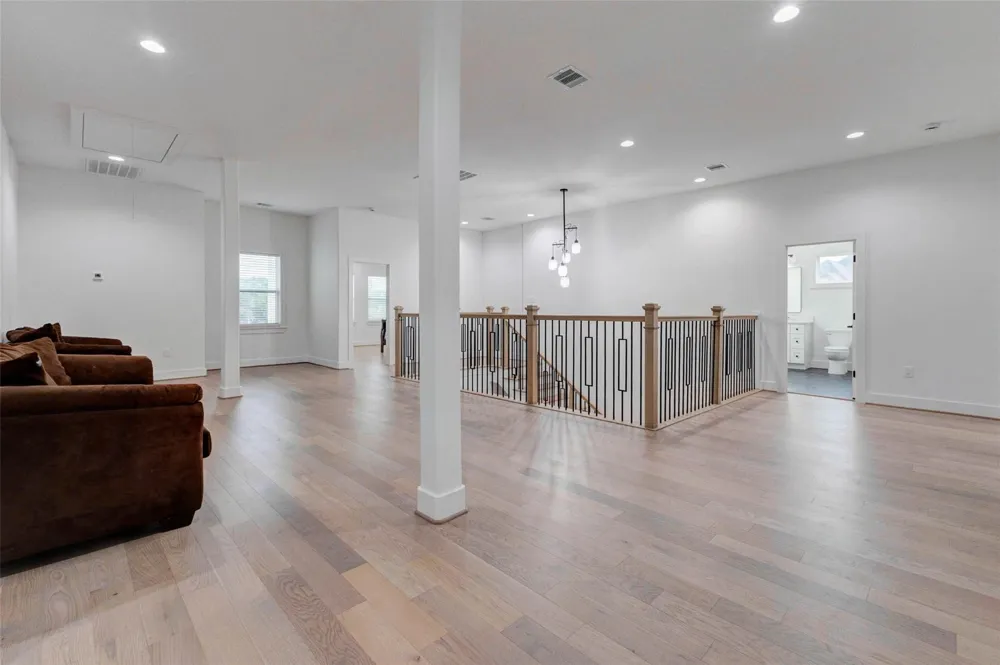 8617 Kari Court Jersey Village, TX 77040
