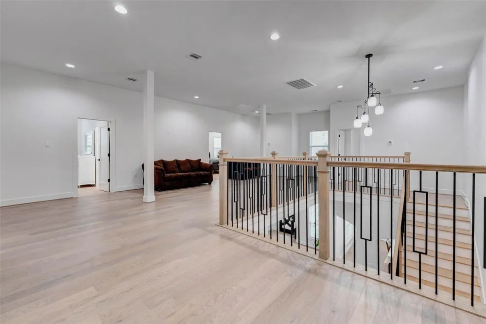 8617 Kari Court Jersey Village, TX 77040