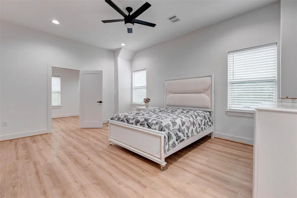 8617 Kari Court Jersey Village, TX 77040