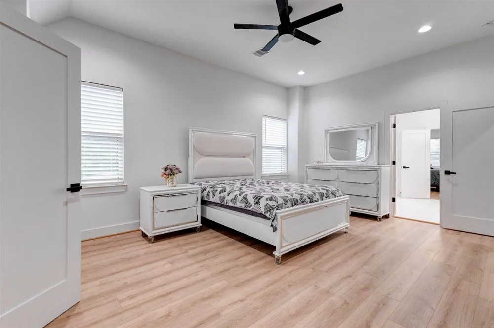 8617 Kari Court Jersey Village, TX 77040