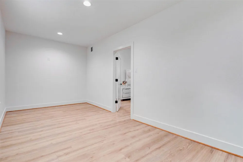 8617 Kari Court Jersey Village, TX 77040