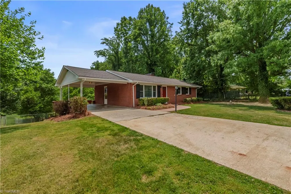 143 Gwynwood Drive Mount Airy, NC 27030