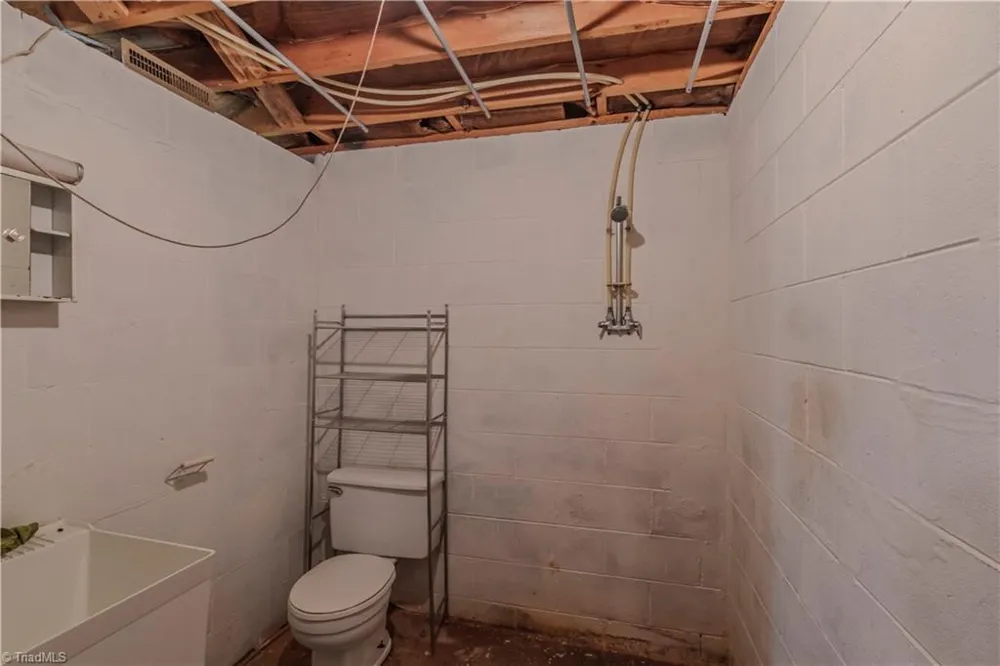 143 Gwynwood Drive Mount Airy, NC 27030