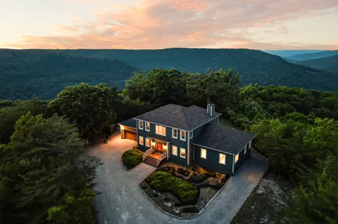 275 Buckeye Ln